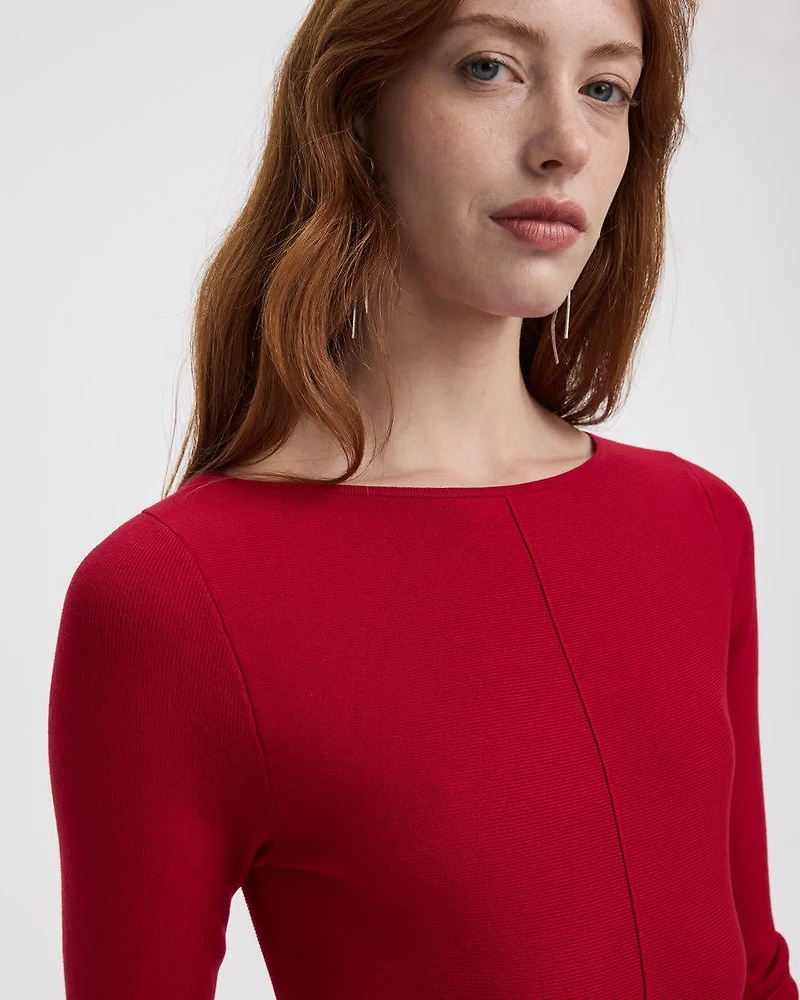 Robe courte à manches longues et col bateau