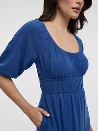 Robe empire midi à manches courtes et col dégagé