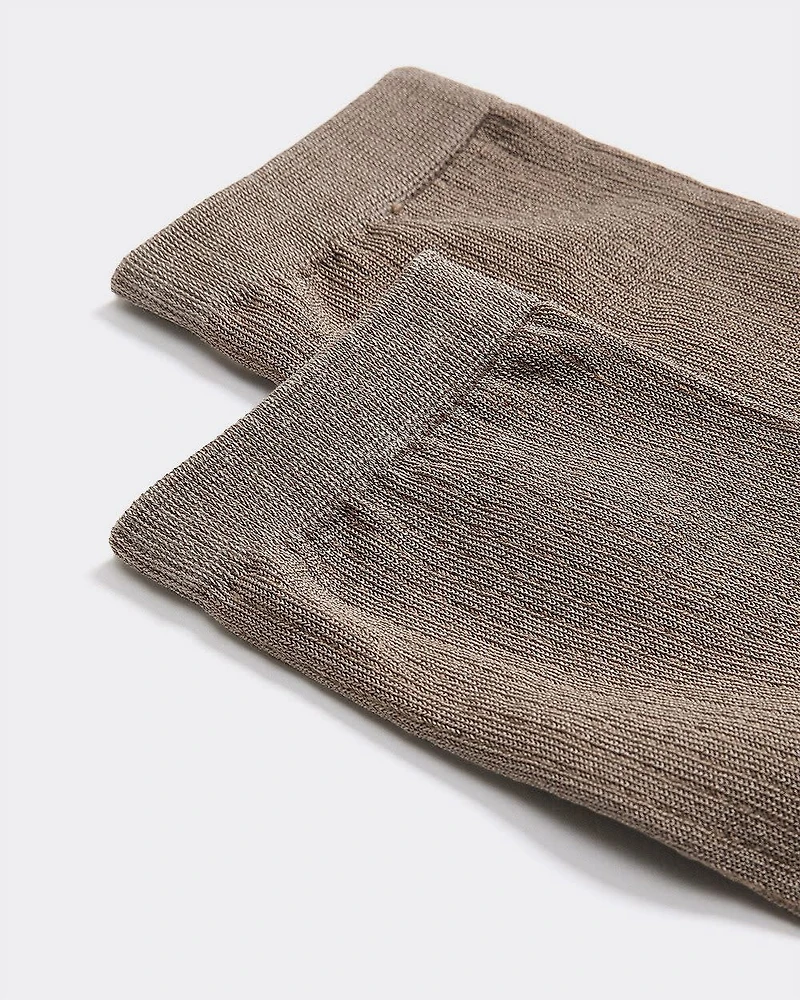 Lightweight Fine-Ribbed Socks