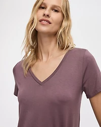 T-shirt à manches courtes et col V - R Essentials