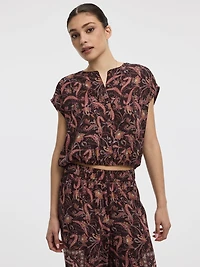 Blouse boutonnée à manches très courtes et col rond