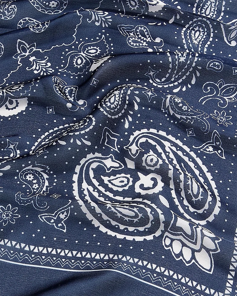 Foulard carré en satin à motif cachemire