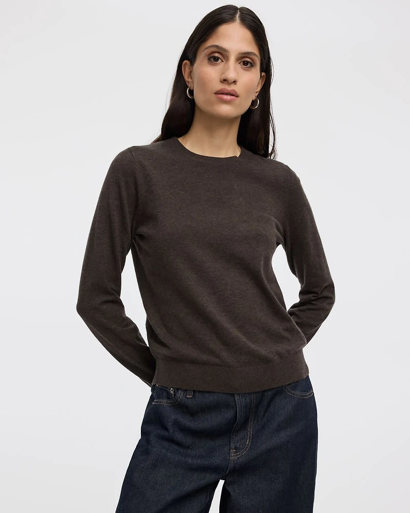 Long-Sleeve Pullover - R Essentials