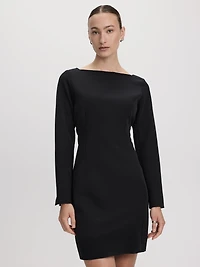 Robe courte à manches longues et col bateau