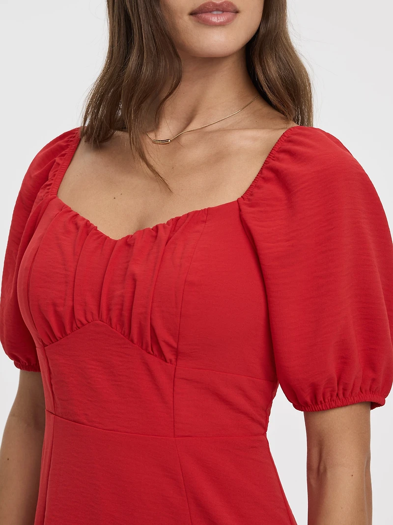 Robe maxi à manches courtes bouffantes