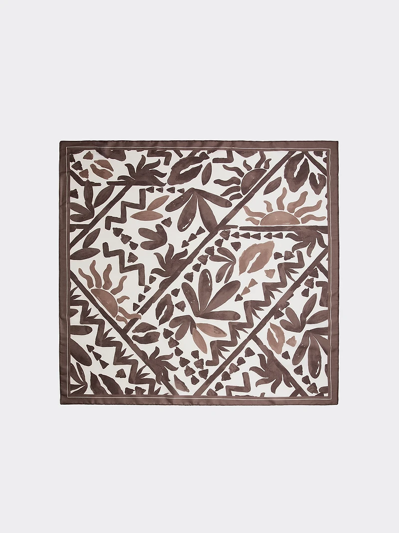 Foulard carré à motif feuillagé