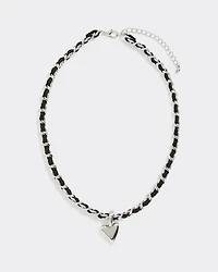 Collier court à pendentif en coeur