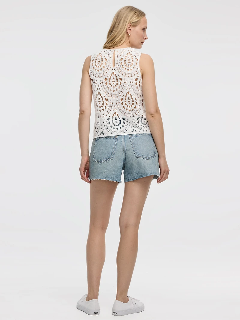 Camisole crochetée à col rond