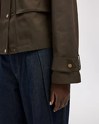 Manteau léger à poches utilitaires