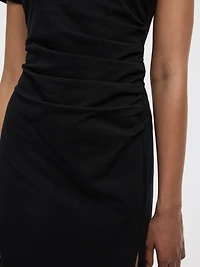 Robe midi moulante à manches courtes avec fronces latérales