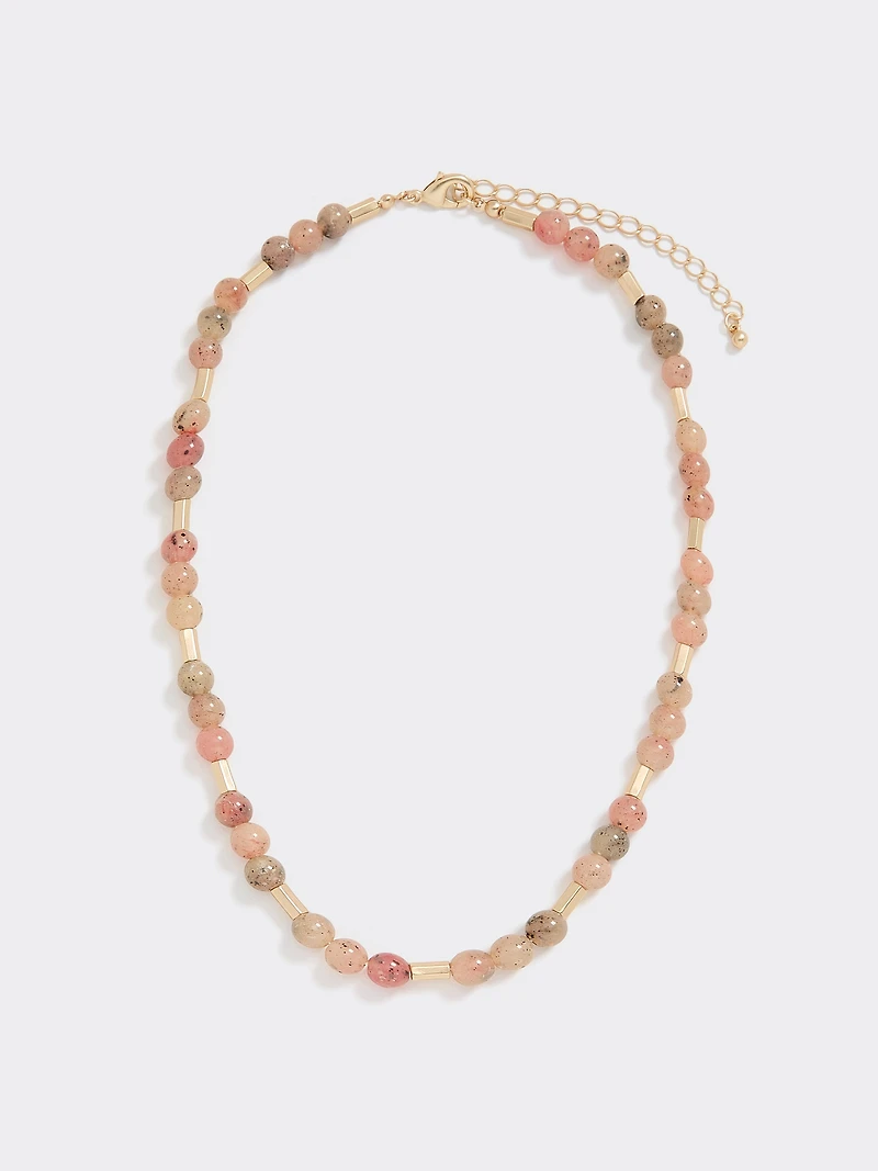 Collier court à billes en résine et en métal