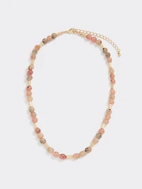 Collier court à billes en résine et en métal