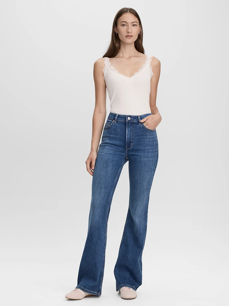 Jean à jambe évasée et taille haute