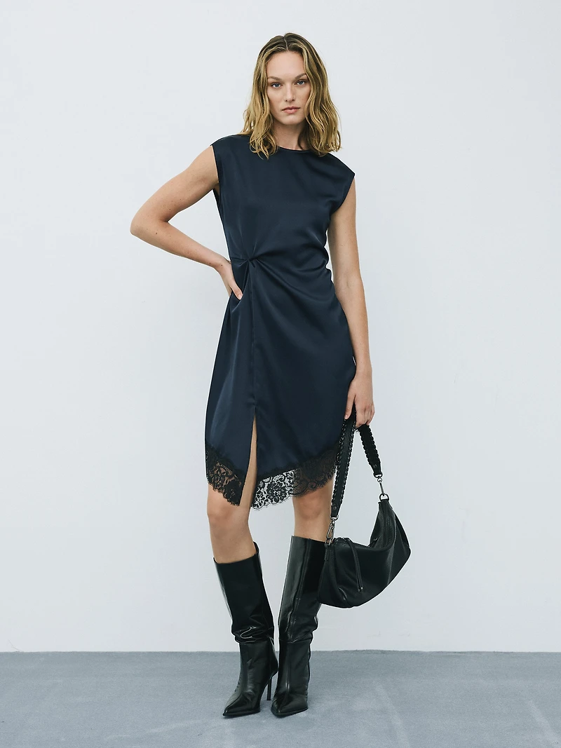 Robe cocktail ajustée avec détail noué et dentelle