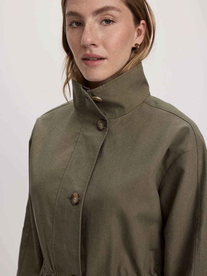Manteau trench à taille cintrée