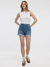 Jean court à jambe large et taille haute