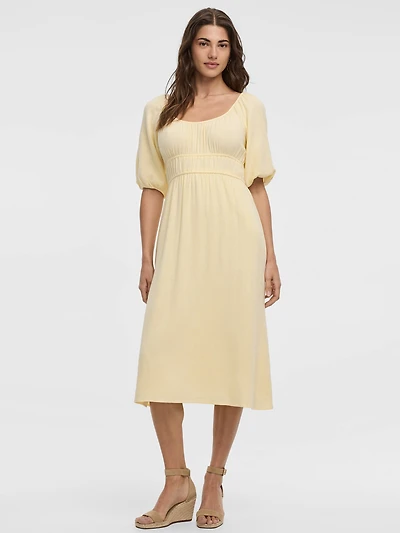 Robe empire midi à manches courtes et col dégagé