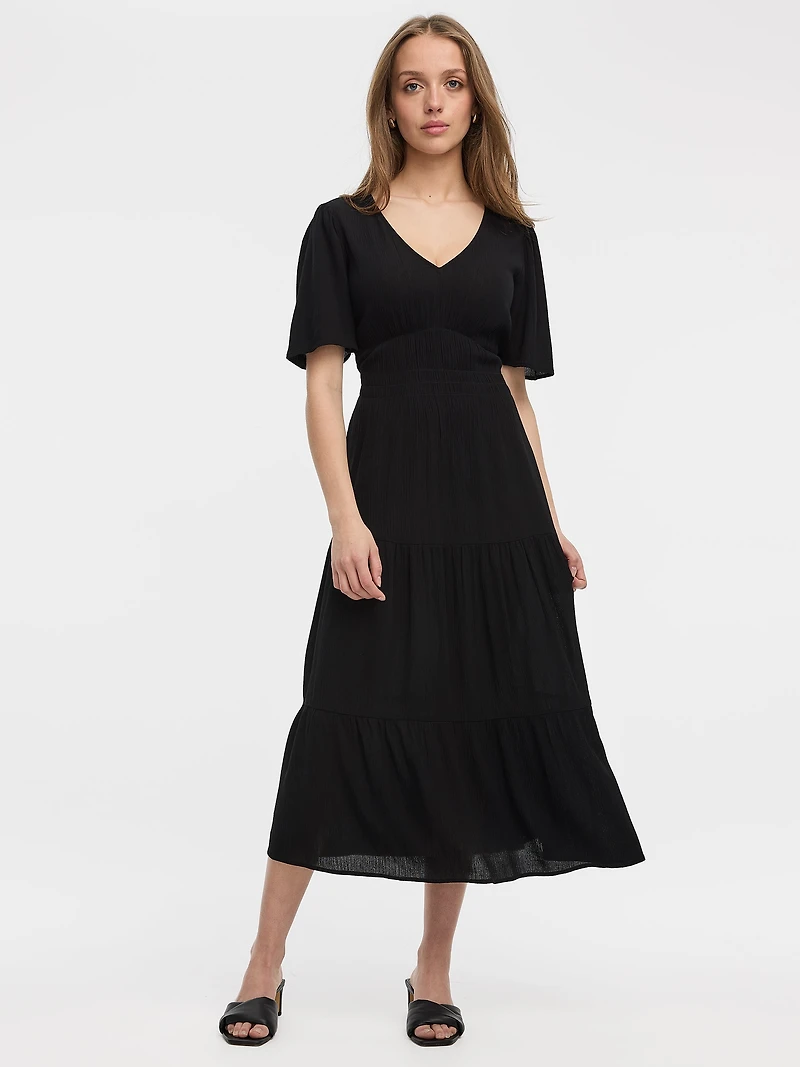 Robe midi étagée à col V et manches courtes volants