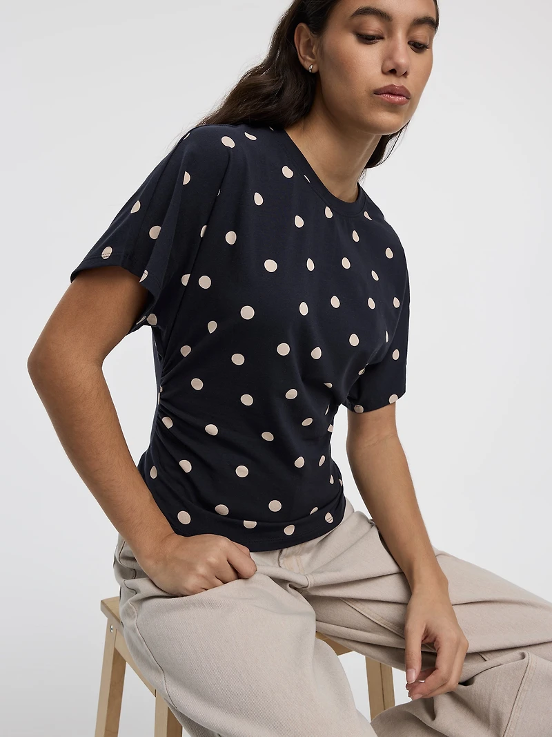 T-shirt rayé à manches courtes et col rond avec fronces latérales