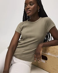 T-shirt ajusté et côtelé à col rond