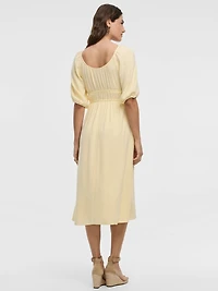 Robe empire midi à manches courtes et col dégagé