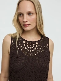 Robe crochetée sans manches à col rond