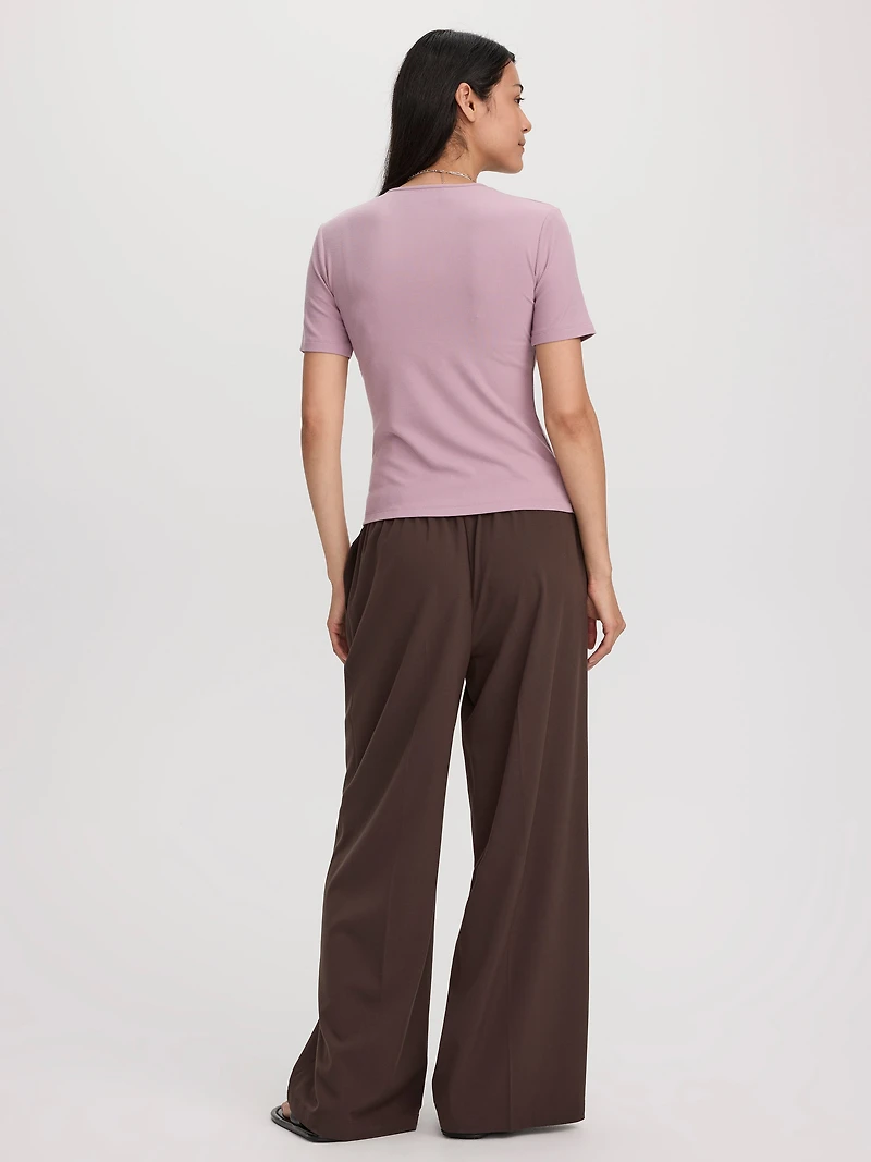 Long-Sleeve Crew-Neck Ribbed T-Shirt - R Essentials