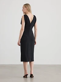 Robe midi ajustée sans manches à col V