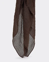 Foulard froissé avec ourlets effilochés