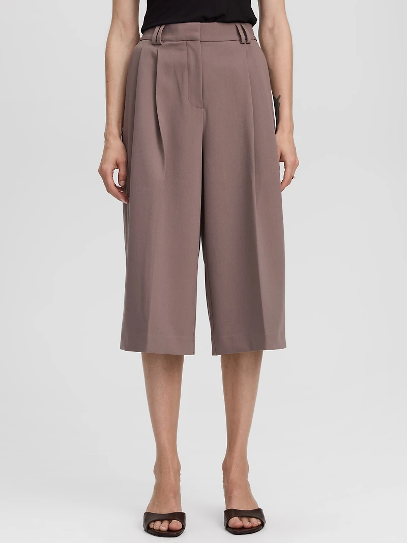 Pleated Bermuda Shorts - The Studio