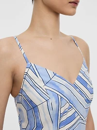 Robe midi cintrés et évasée sans manches