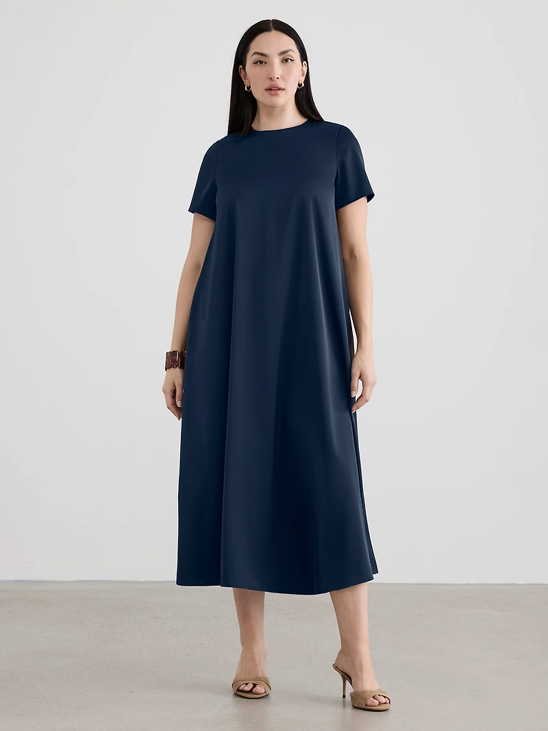 Robe maxi évasée à manches courtes