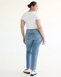 Jean à jambe droite et taille mi-haute