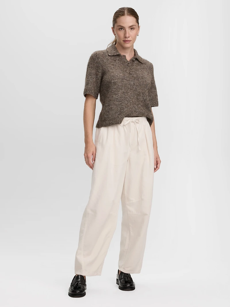 Pantalon en velours côtelé à taille haute et jambe ballon