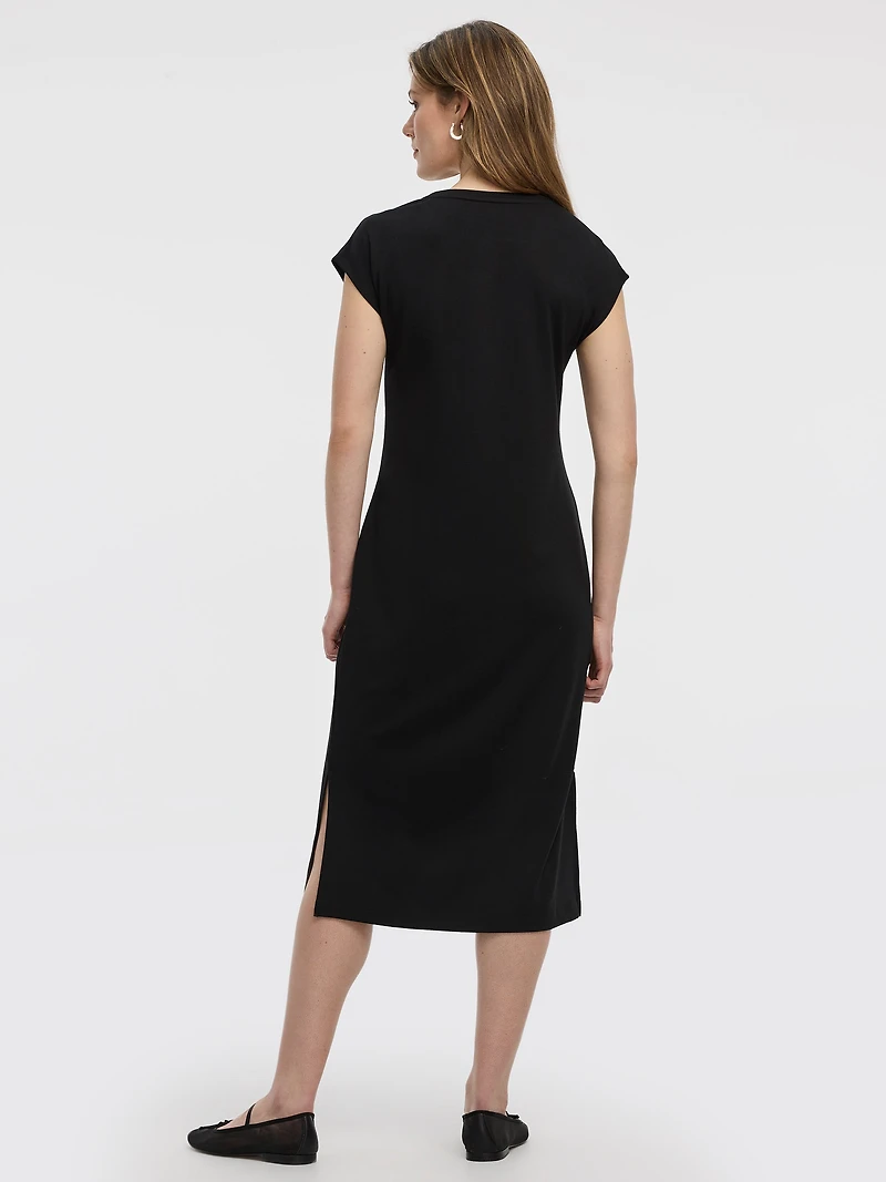 Robe midi à manches très courtes et col rond