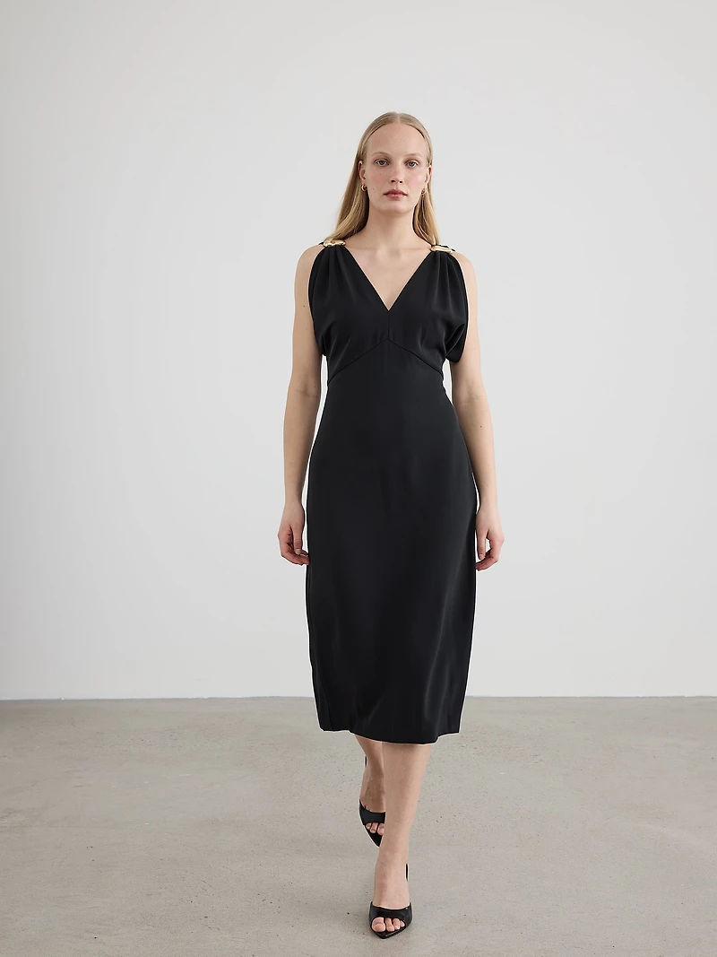 Robe midi ajustée sans manches à col V