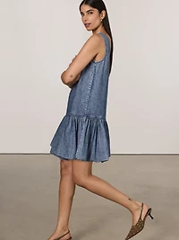 Robe courte en denim sans manches à ourlet bulle