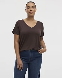 Short-Sleeve V-Neck Tee - R Essentials