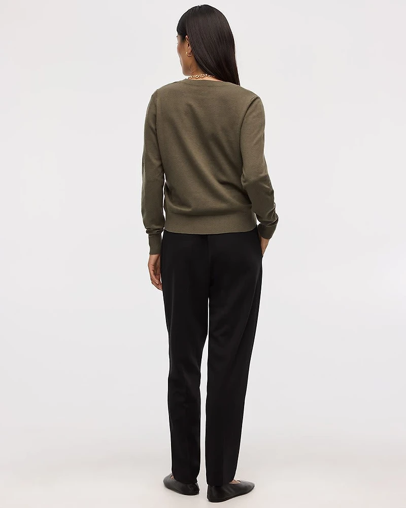 Long-Sleeve V-Neck Pullover - R Essentials