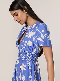 Robe maxi à manches courtes et col fendu