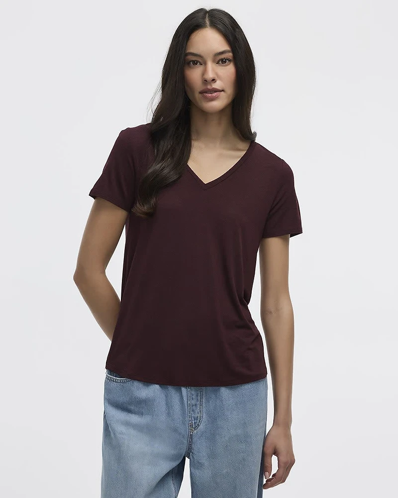 Short-Sleeve V-Neck Tee - R Essentials