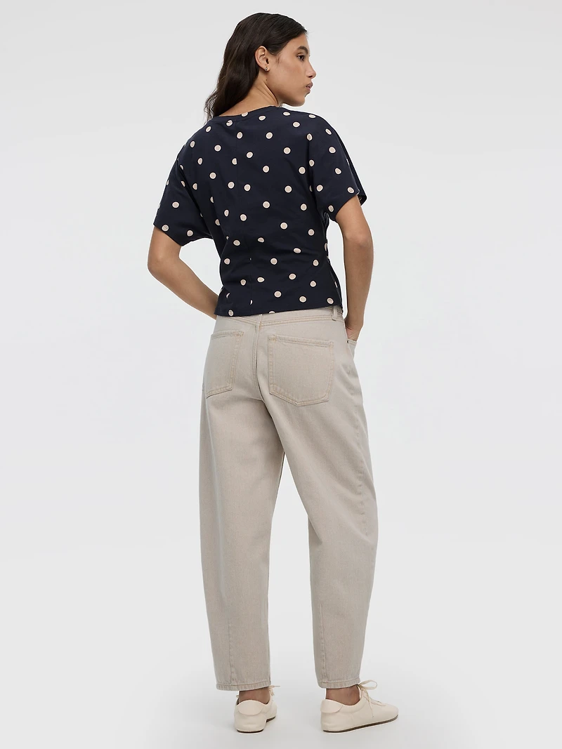 T-shirt rayé à manches courtes et col rond avec fronces latérales