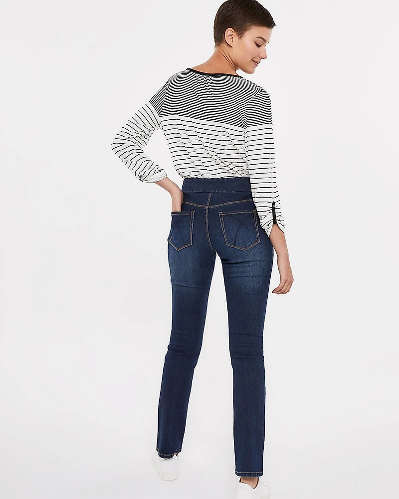 Straight Leg Jeans - The Comfort
