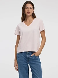 Boyfriend V-Neck T-Shirt - R Essentials