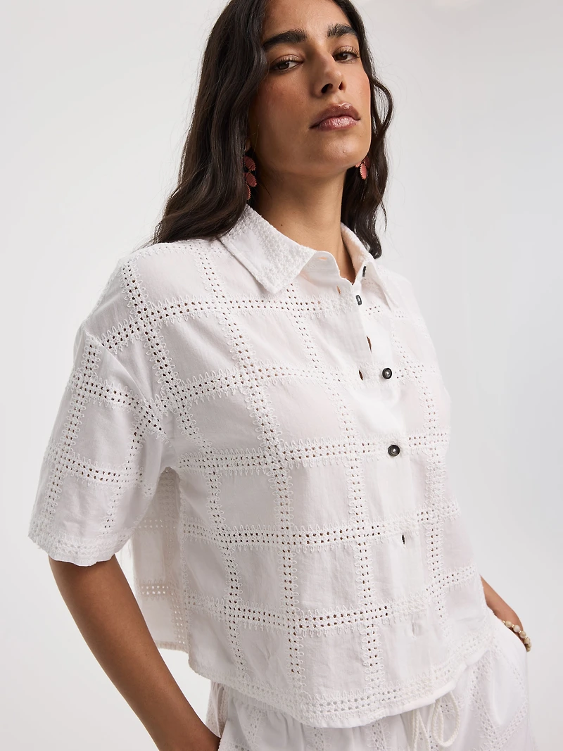 Chemise à manches courtes avec broderies