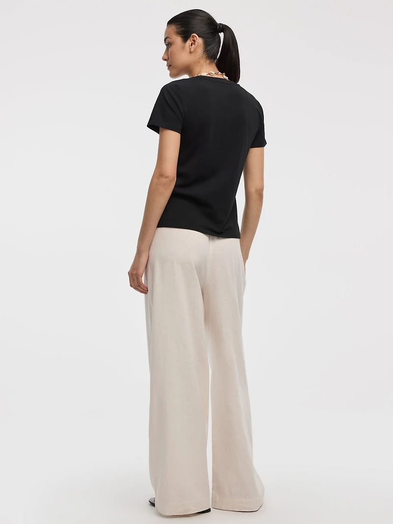 Crew-Neck Tee - R Essentials