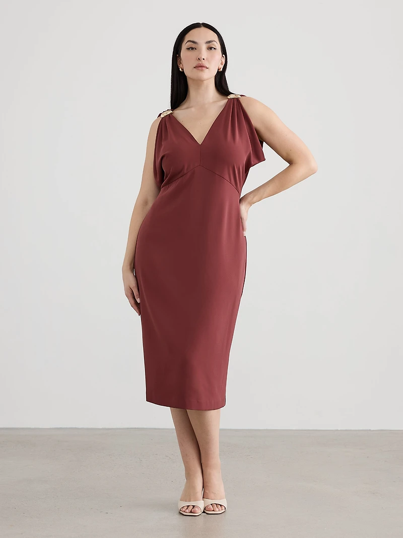 Robe midi ajustée sans manches à col V
