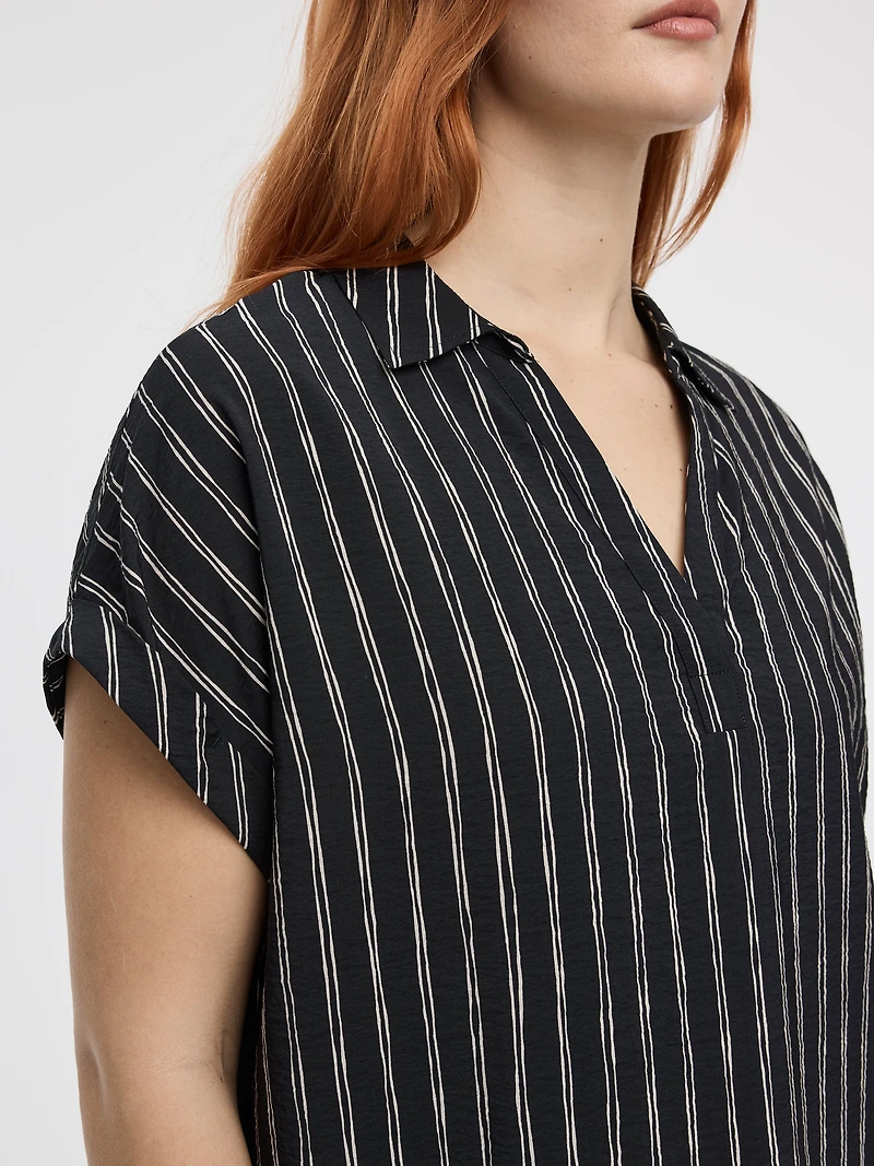 Robe droite à manches courtes