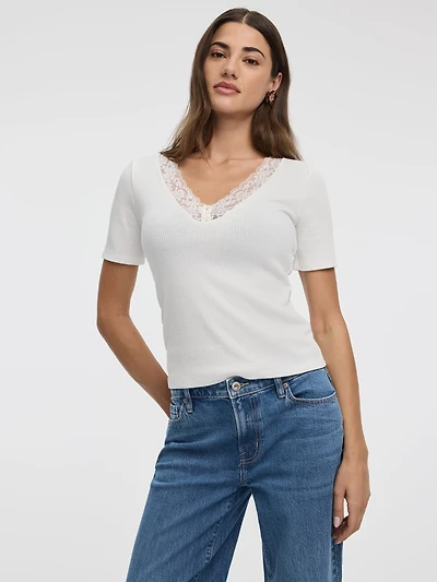 T-shirt à manches courtes et col V avec dentelle