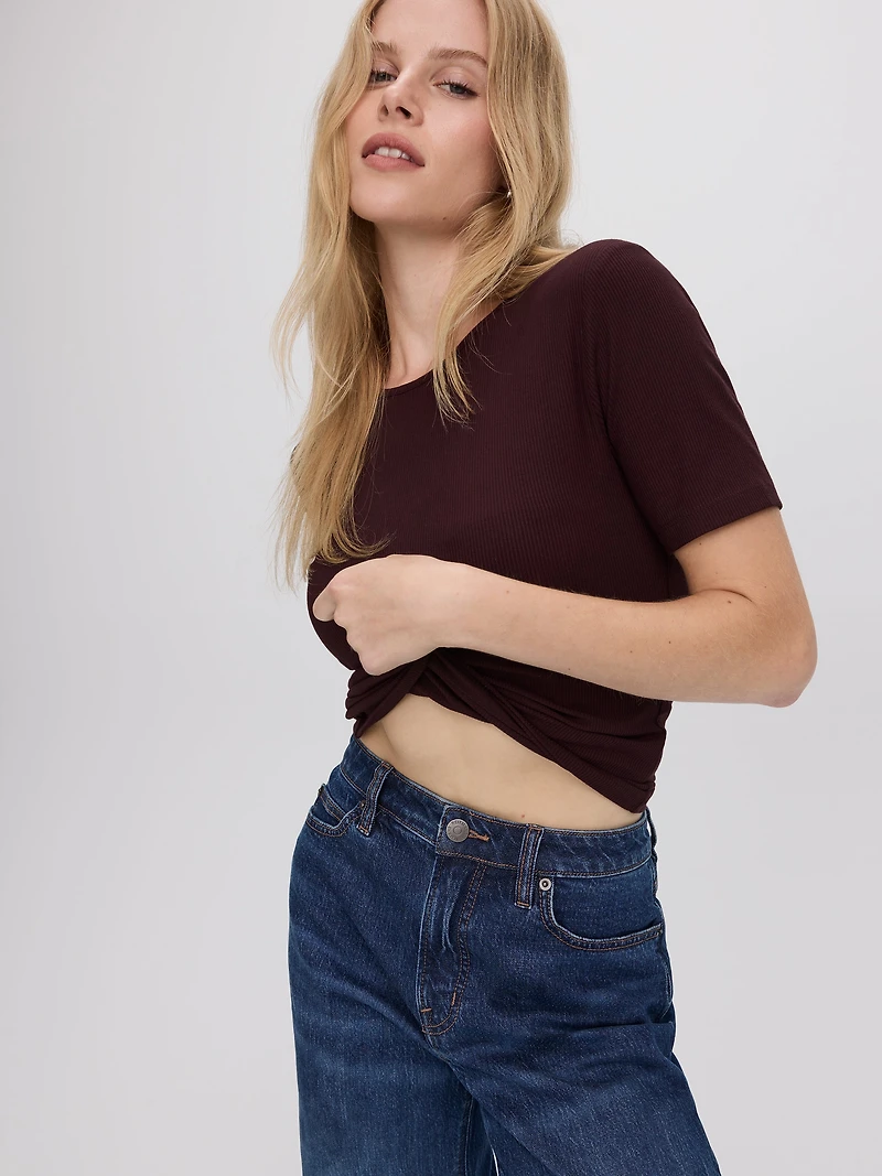 Long-Sleeve Crew-Neck Ribbed T-Shirt - R Essentials